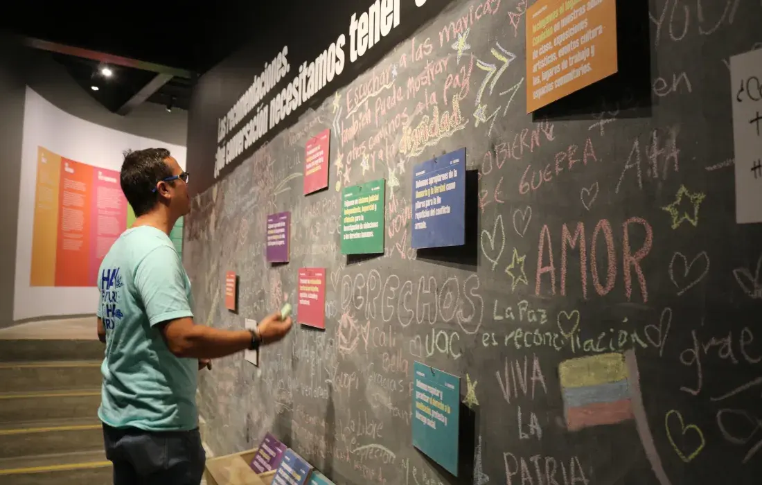 La Javeriana Cali invita a recorrer la exposición  “Hay futuro si hay verdad” en la Biblioteca Departamental