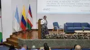 Dra. Jenny Benalcazar, Coordinadora medica Centro Obstétrico MinSalud Ecuador, brindando su conferencia sobre en el Auditorio Los Almendros de la Javeriana Cali