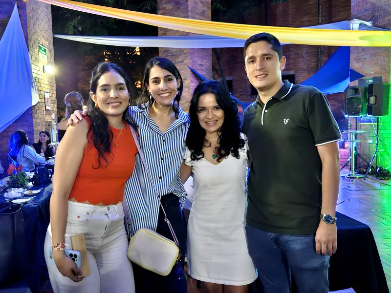 Emotivo encuentro de egresados