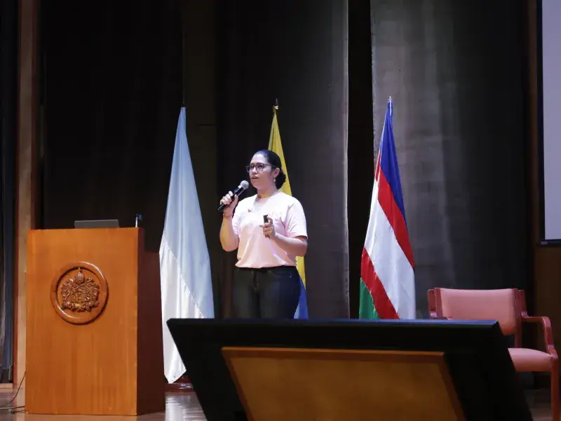 Claudia Viviana Toro, Mujeres Rosa Colombia